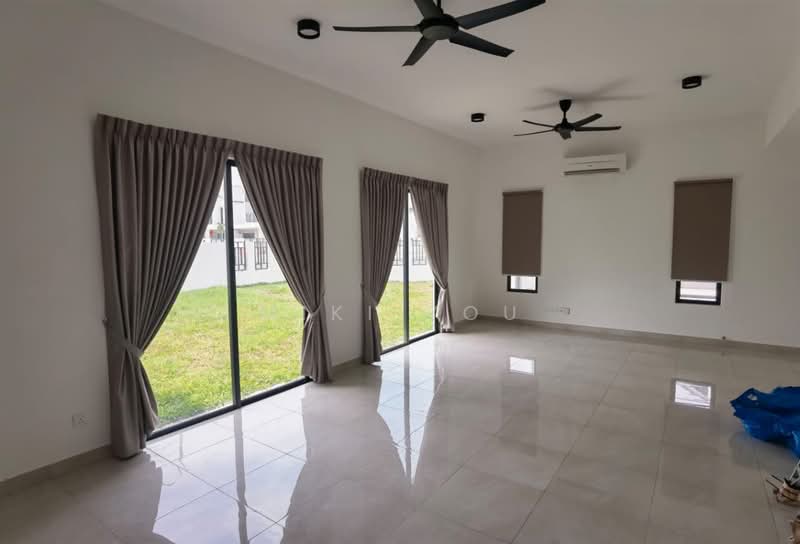 2-storey Terraced House for Rent in Bandar Rimbayu (Telok Panglima Garang) - Miki You - Living Room - PropertyGuru.com.my