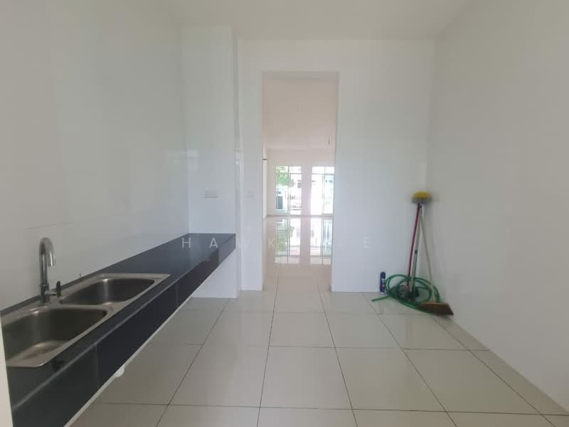 2-storey Terraced House for Sale in Semenyih (Selangor) - Hawk Lee - Kitchen - PropertyGuru.com.my