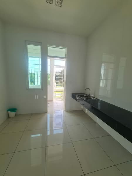 2-storey Terraced House for Sale in Semenyih (Selangor) - Hawk Lee - Kitchen - PropertyGuru.com.my