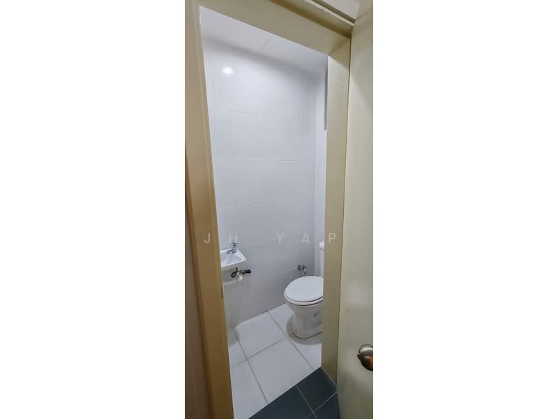 Pangsapuri untuk Disewa di Impiana - JH Yap - Bathroom - PropertyGuru.com.my