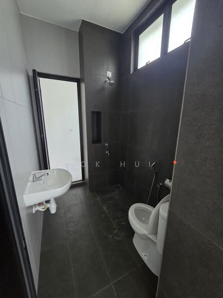2-storey Terraced House for Sale in Setia Eco Cascadia (Tebrau) - Kok Hui - Bathroom - PropertyGuru.com.my