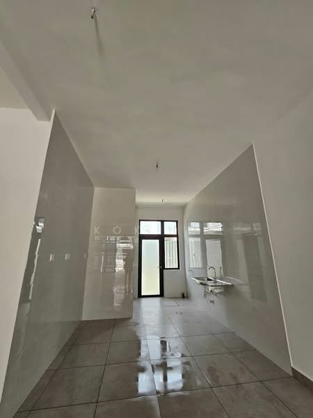 Rumah Teres 2 Tingkat untuk Dijual di Setia Eco Cascadia (Tebrau) - Kok Hui - Kitchen - PropertyGuru.com.my