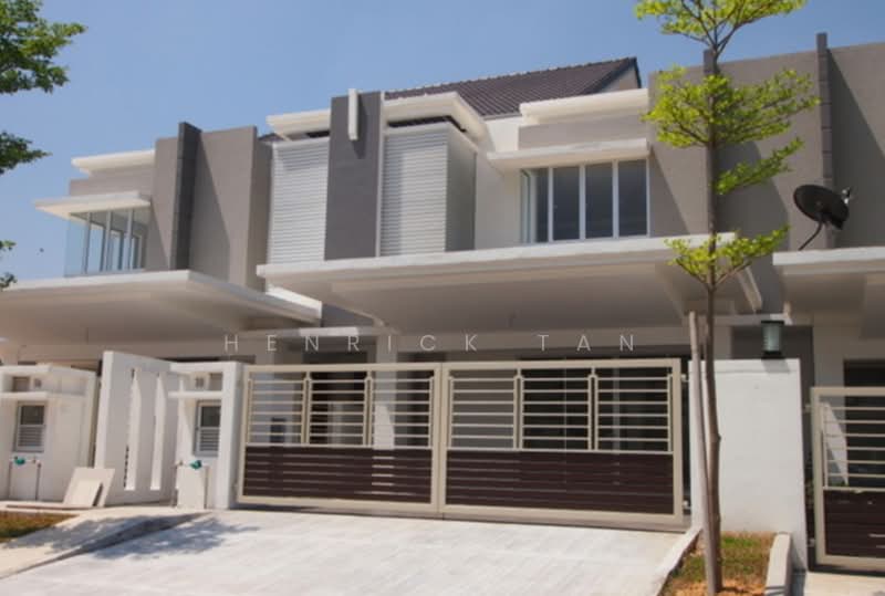 2-storey Terraced House for Sale in Alam Impian (Shah Alam) - Henrick Tan - Exterior - PropertyGuru.com.my