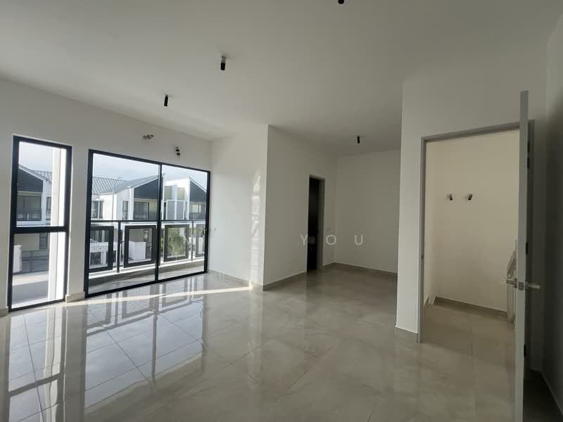 2-storey Terraced House for Rent in Bandar Rimbayu (Telok Panglima Garang) - Miki You - Living Room - PropertyGuru.com.my