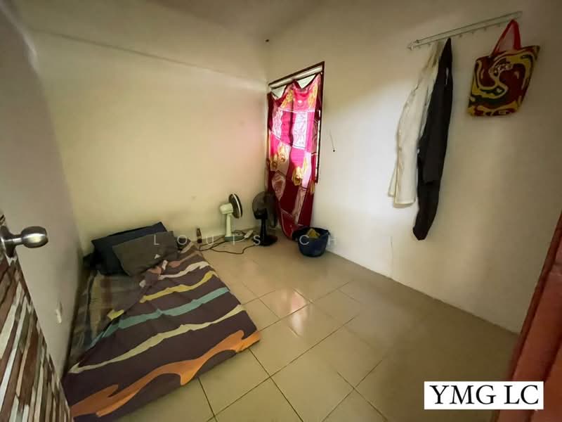 Flat for Sale at Pelangi Damansara - Louis Chan - Bedroom - PropertyGuru.com.my