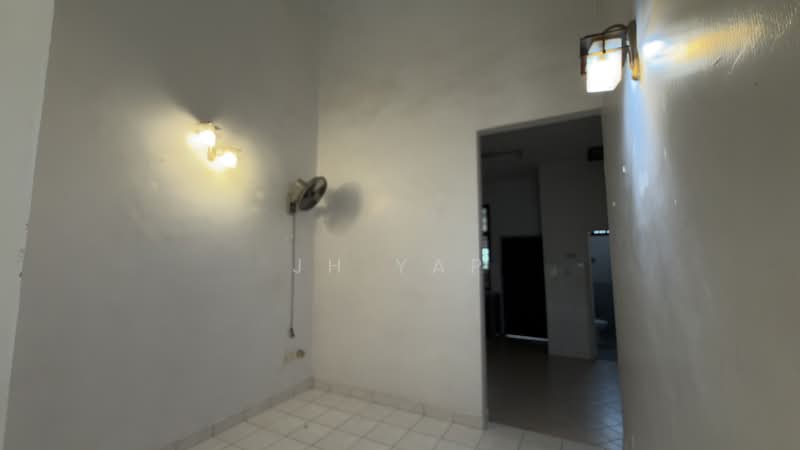 1-storey Terraced House for Rent in Taman Molek (Johor Bahru) - JH Yap - Interior - PropertyGuru.com.my