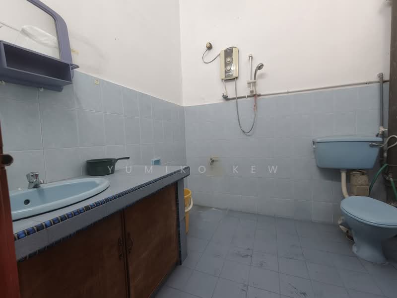 2-storey Terraced House for Sale in Taman Connaught (Cheras) - Yumiko Kew - Bathroom - PropertyGuru.com.my