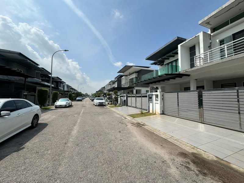 Cluster House for Sale in Taman Mount Austin (Tebrau) - Emily Hau - Exterior - PropertyGuru.com.my