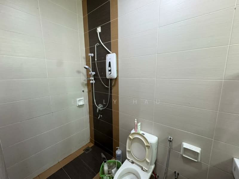Cluster House for Sale in Taman Mount Austin (Tebrau) - Emily Hau - Bathroom - PropertyGuru.com.my