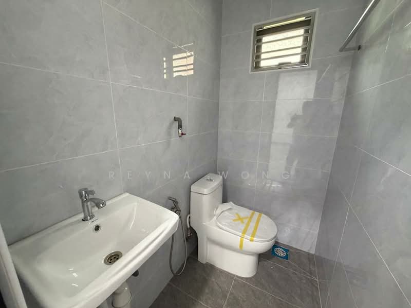 1-storey Terraced House for Rent in Taman Universiti (Skudai) - Reyna Wong - Bathroom - PropertyGuru.com.my
