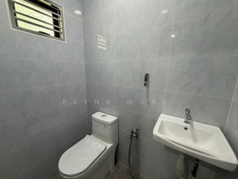 1-storey Terraced House for Rent in Taman Universiti (Skudai) - Reyna Wong - Bathroom - PropertyGuru.com.my