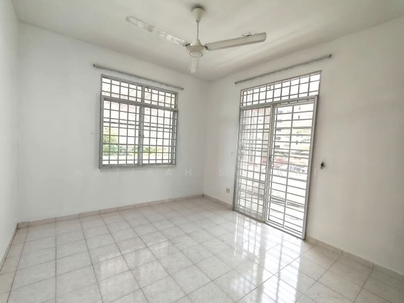 Rumah Berkembar untuk Dijual di Taman Gembira (Jalan Klang Lama (Old Klang Road)) - Najibah Sahari - PropertyGuru.com.my