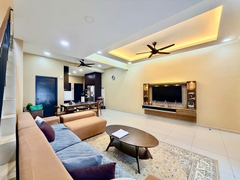 Rumah Teres untuk Dijual di Mahkota Hills (Lenggeng) - Aqillah Razali - Living Room - PropertyGuru.com.my