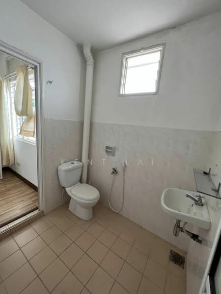 Rumah Teres 2 Tingkat untuk Dijual di Taman Puncak Jalil (Seri Kembangan) - Kent Lai - Bathroom - PropertyGuru.com.my