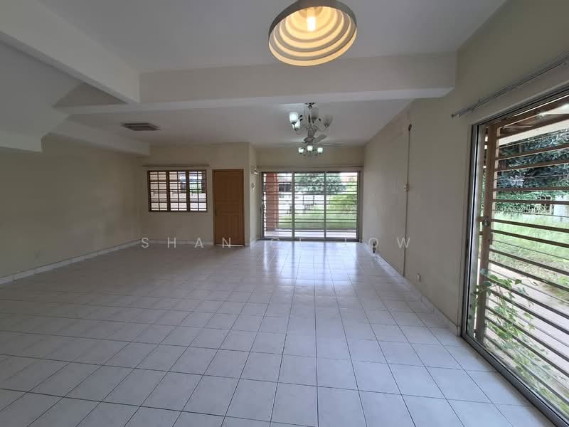 2-storey Terraced House for Sale in Bandar Bukit Puchong 2 (Puchong) - Shanice Low - Living Room - PropertyGuru.com.my
