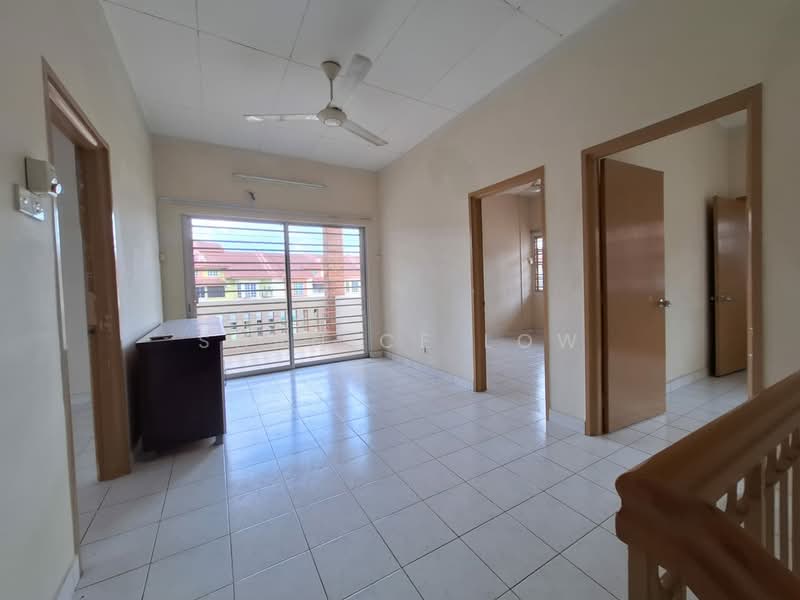 2-storey Terraced House for Sale in Bandar Bukit Puchong 2 (Puchong) - Shanice Low - Living Room - PropertyGuru.com.my