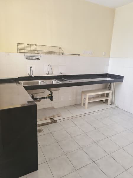 Pangsapuri untuk Disewa di Zamrud Apartment - Ashlee LSS - Kitchen - PropertyGuru.com.my
