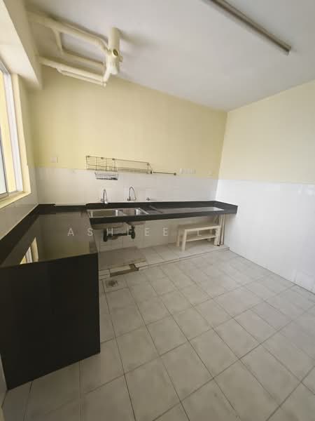Pangsapuri untuk Disewa di Zamrud Apartment - Ashlee LSS - Kitchen - PropertyGuru.com.my