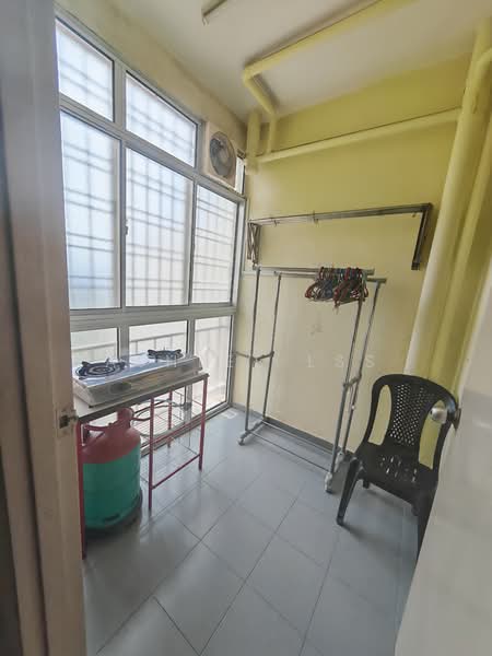 Pangsapuri untuk Disewa di Zamrud Apartment - Ashlee LSS - Balcony - PropertyGuru.com.my