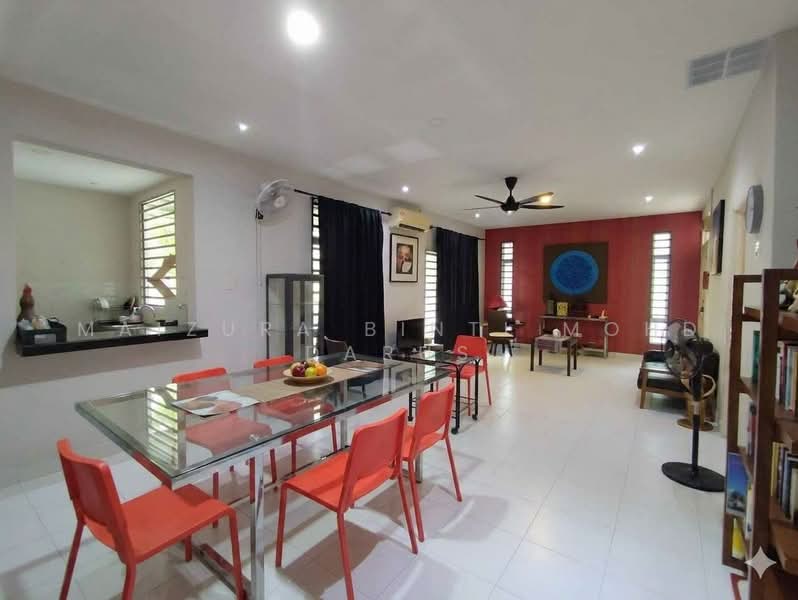 Rumah Banglo untuk Dijual di Mahkota Hills (Lenggeng) - Maizura binti Mohd Darus - Living Room - PropertyGuru.com.my