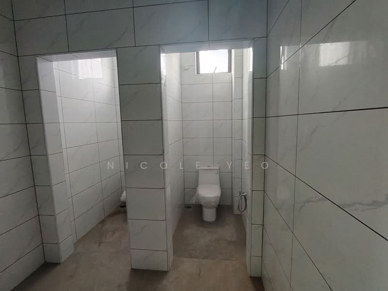 Warehouse for Rent in Ayer Keroh (Melaka) - Nicole Yeo - Bathroom - PropertyGuru.com.my