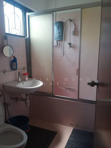 Townhouse for Sale in Taman Duta (Bukit Tunku (Kenny Hills)) - Danial Mohd Zaki - Bathroom - PropertyGuru.com.my