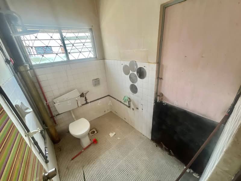 Rumah Teres 2 Tingkat untuk Dijual di Ampang (Selangor) - Hasliza Hassan - Bathroom - PropertyGuru.com.my