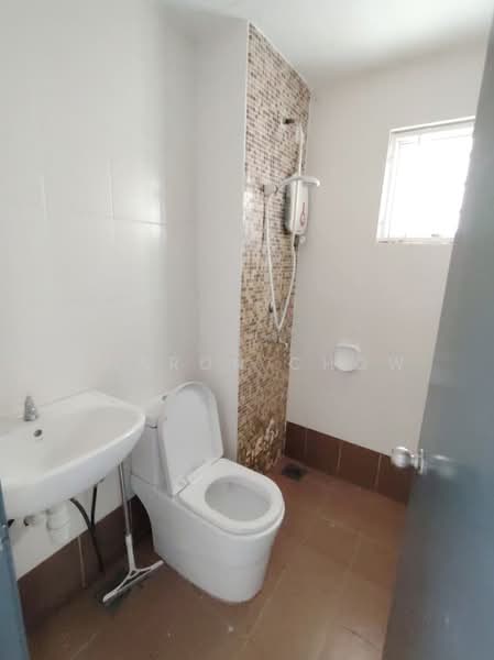 Kondominium untuk Dijual di Suasana Lumayan - Sharon Chow - Bathroom - PropertyGuru.com.my