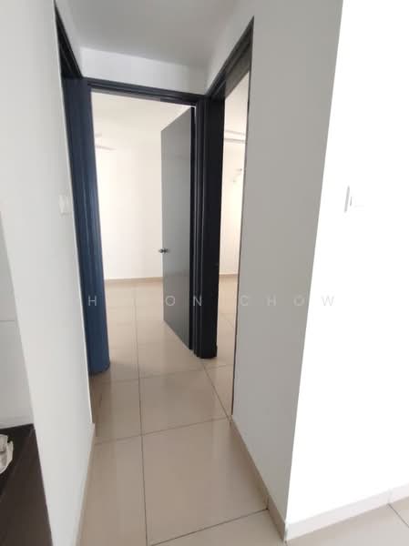 Kondominium untuk Dijual di Suasana Lumayan - Sharon Chow - Corridor - PropertyGuru.com.my