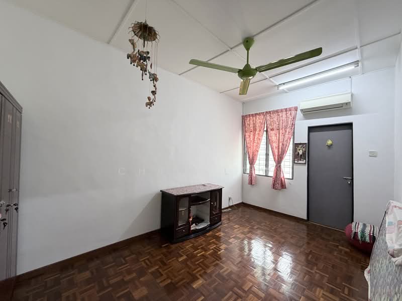 Rumah Teres 2 Tingkat untuk Dijual di Bandar Mahkota Cheras (Cheras) - Chris Low - Living Room - PropertyGuru.com.my