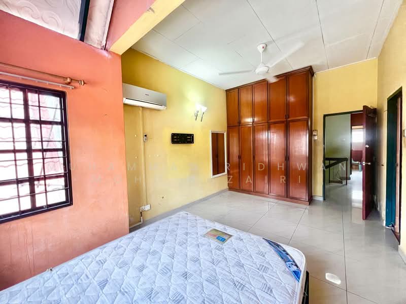 2-storey Terraced House for Sale in Bandar Baru Bangi (Selangor) - Muhammad Ridhwan Mohd Huzairi - Bedroom - PropertyGuru.com.my
