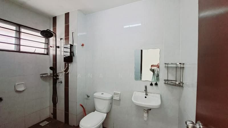 2-storey Terraced House for Sale in Puncak Bestari (Puncak Alam) - Ziana Najib - Bathroom - PropertyGuru.com.my