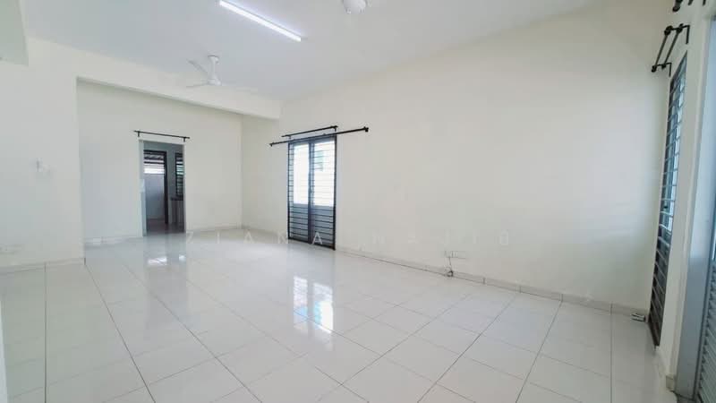 2-storey Terraced House for Sale in Puncak Bestari (Puncak Alam) - Ziana Najib - Living Room puncak bestari - PropertyGuru.com.my