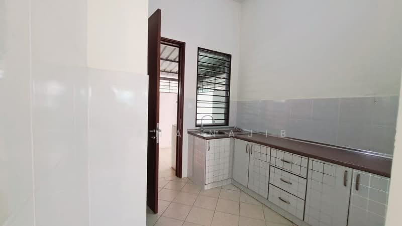 2-storey Terraced House for Sale in Puncak Bestari (Puncak Alam) - Ziana Najib - Kitchen puncak bestari - PropertyGuru.com.my