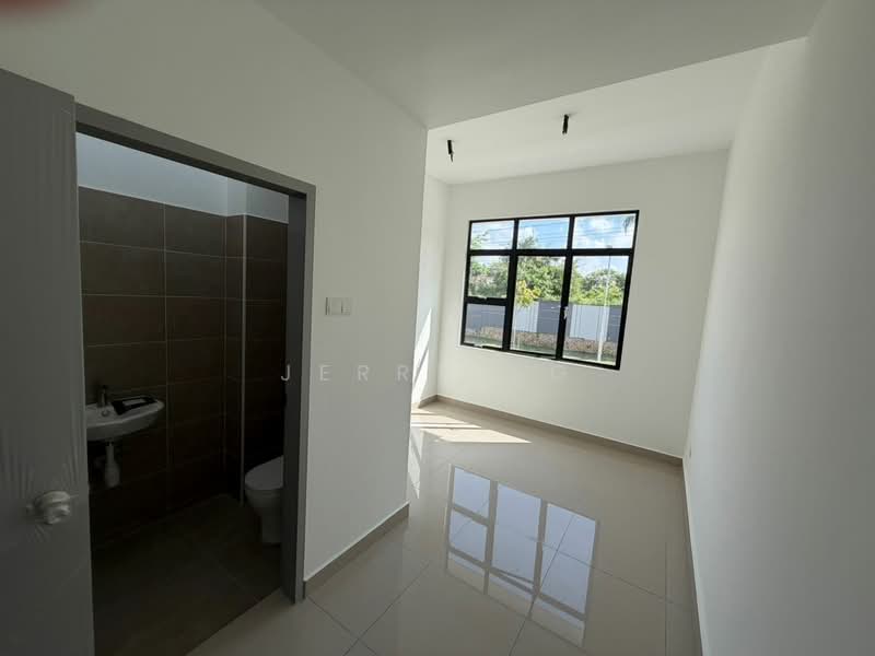 Terraced House for Sale in Taman Ponderosa (Johor Bahru) - Jerry Ng - Bathroom - PropertyGuru.com.my
