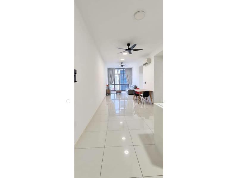 Servis Apartment untuk Dijual di Setia Sky 88 - Chris Chin - Living Room - PropertyGuru.com.my