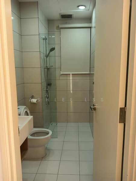 Servis Apartment untuk Disewa di Avara - Ashlee LSS - Bathroom - PropertyGuru.com.my