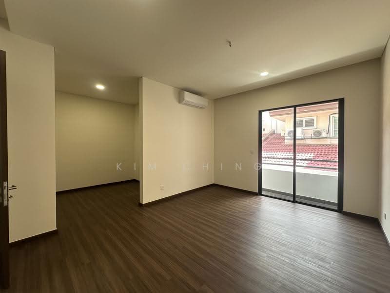 Bungalow House untuk Dijual di Taman Gembira (Jalan Klang Lama (Old Klang Road)) - Kim Ching - PropertyGuru.com.my