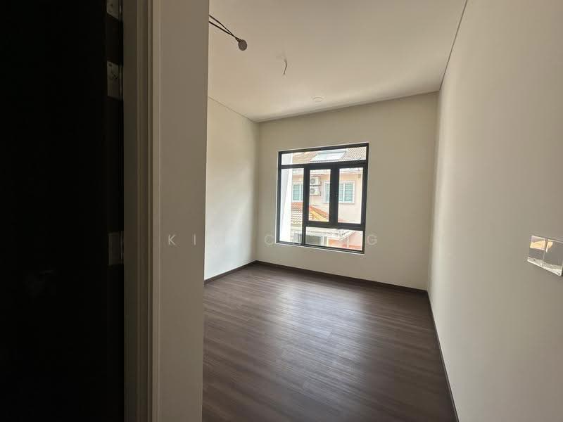 Bungalow House untuk Dijual di Taman Gembira (Jalan Klang Lama (Old Klang Road)) - Kim Ching - PropertyGuru.com.my