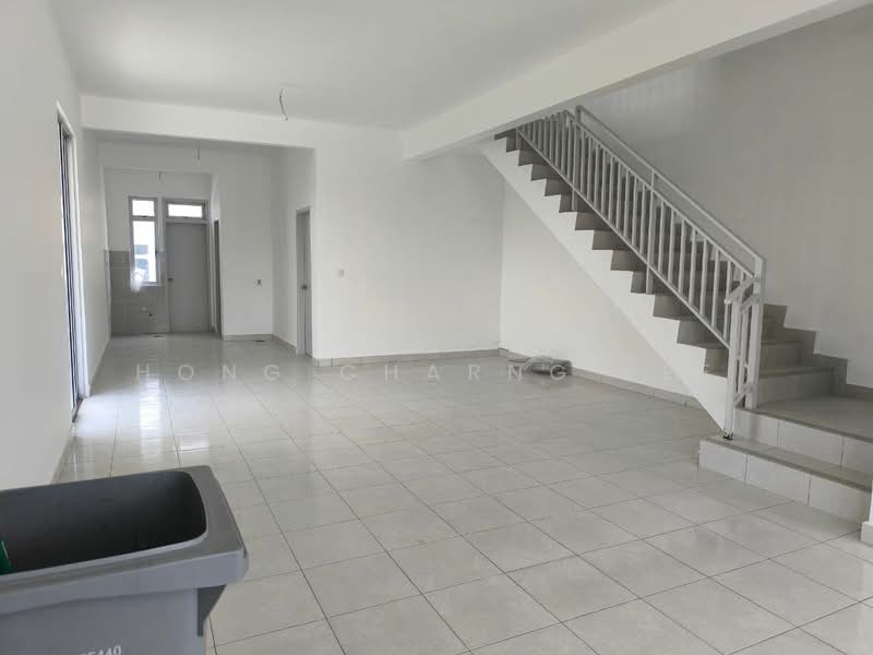 2-storey Terraced House for Rent in Pasir Gudang (Johor) - Hong Charng Lee - Living Room - PropertyGuru.com.my