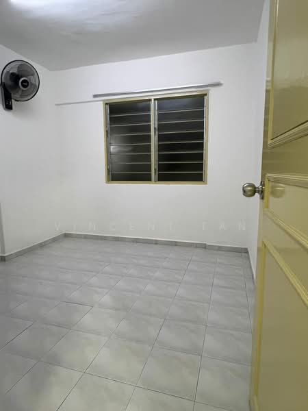 Pangsapuri untuk Disewa di Taman Pekaka Block 31 - Vincent Tan - Interior - PropertyGuru.com.my