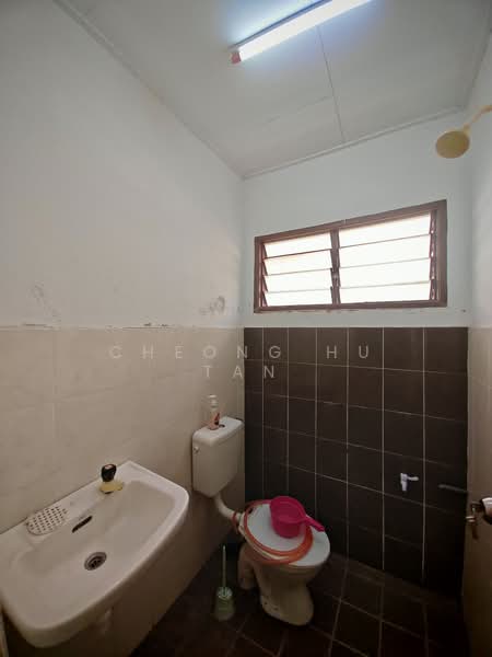2-storey Terraced House for Rent in Seremban (Negeri Sembilan) - Cheong Hu Tan - Bathroom - PropertyGuru.com.my
