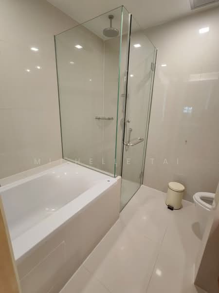 Service Residence for Rent at Cormar Suites (Fraser Place (Lot 163)) - Michelle Tai - Bathroom - PropertyGuru.com.my