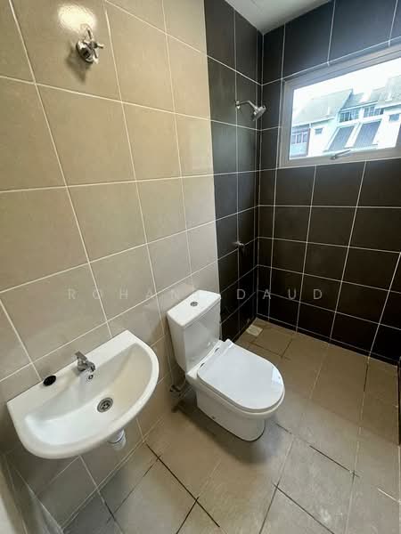Rumah Bandar untuk Disewa di Sepang (Selangor) - Rohani Daud - Bathroom - PropertyGuru.com.my