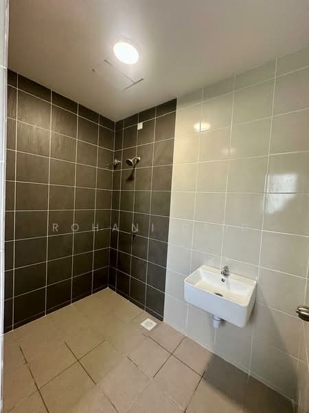 Rumah Bandar untuk Disewa di Sepang (Selangor) - Rohani Daud - Bathroom - PropertyGuru.com.my