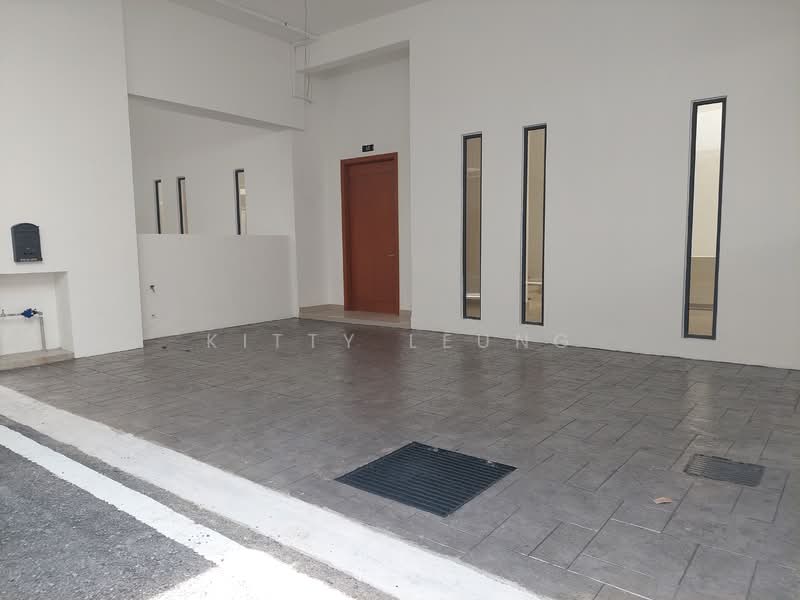 Rumah Teres 3.5 Tingkat untuk Disewa di Damansara Perdana (Selangor) - Kitty Leung - Entrance - PropertyGuru.com.my