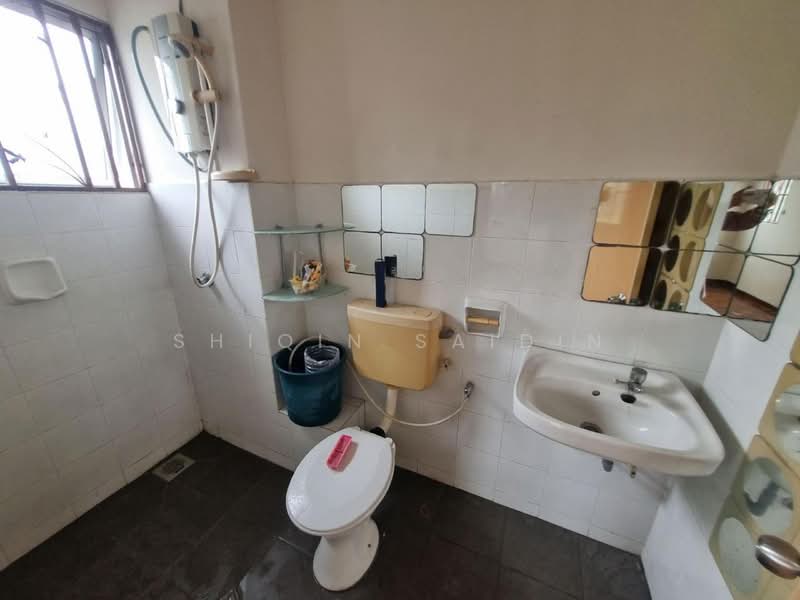 Cluster House for Sale in Bandar Tasik Puteri (Rawang) - Shiqin Saidin - Bathroom - PropertyGuru.com.my