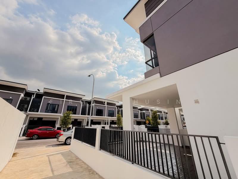 Rumah Teres untuk Dijual di Klang (Selangor) - Firdaus Husin - Exterior - PropertyGuru.com.my