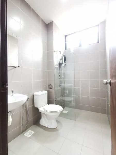 Cluster House for Rent in Senibong (Permas Jaya) - Au Yong Lucy - Bathroom - PropertyGuru.com.my