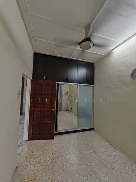 1-storey Terraced House for Sale in Taman Mawar (Bandar Kinrara) - Siti Zuraini - PropertyGuru.com.my